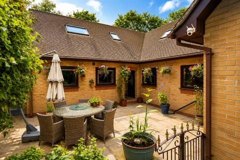 4 bed property, in Renwick Lane, £795,000
