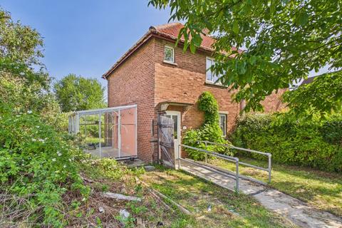 3 bed property, in Feltwell Road, £180,000