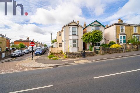 3 bed property, in Ryde PO33, £210,000