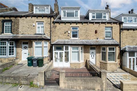 3 bed property, in Upper Woodlands Road, £220,000