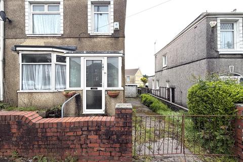 3 bed property, in Cockett Road, £120,000