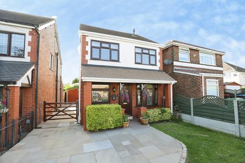 3 bed property, in Felix Road, £275,000