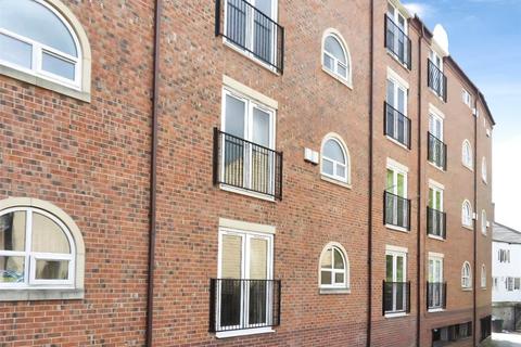 2 bed property, in Back Lane, £75,000