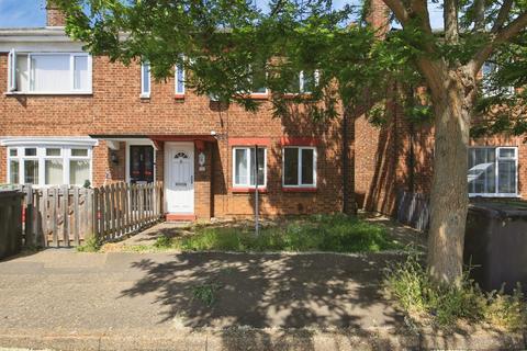 3 bed property, in Willesden Avenue, £170,000