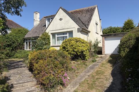 3 bed property, in Battlemead, £595,000