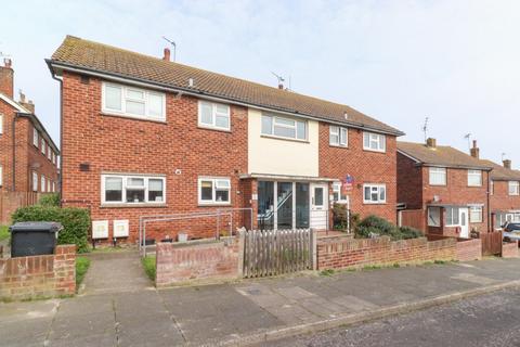 1 bed property, in Wharfedale Road, £127,500