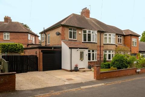 3 bed property, in Aydon Way, £395,000