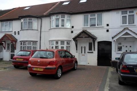 4 bed property, in Ash Grove, £665,000