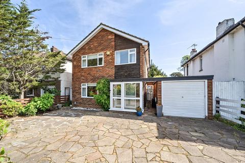 3 bed property, in Links Way, £875,000