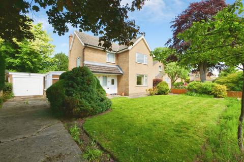 3 bed property, in Hall Rise, £425,000