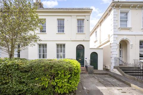 4 bed property, in Montpellier Grove, £1,000,000