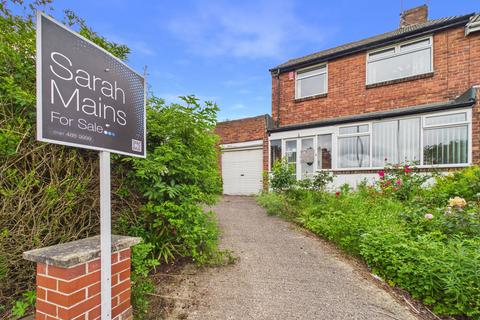 3 bed property, in Mountside Gardens, £160,000