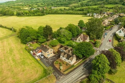 4 bed property, in Stroud Road, £300,000
