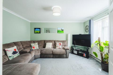 3 bed property, in Godolphin Close, £230,000