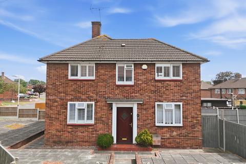 3 bed property, in Ashbourne Road, £500,000