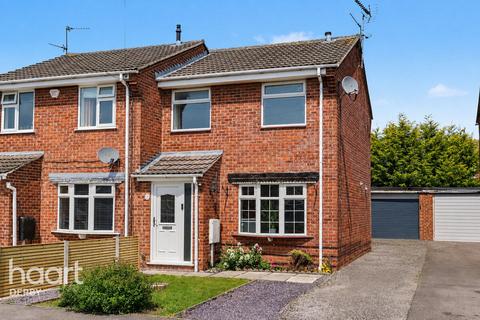 3 bed property, in Bicester Avenue, £200,000