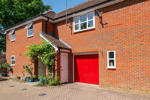 1 bed property, in Regents Mews, £249,995