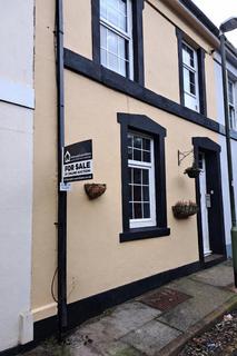 1 bed property, in Bottom Flat, £45,000