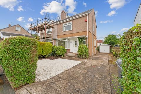 2 bed property, in Lawers Drive, £245,000