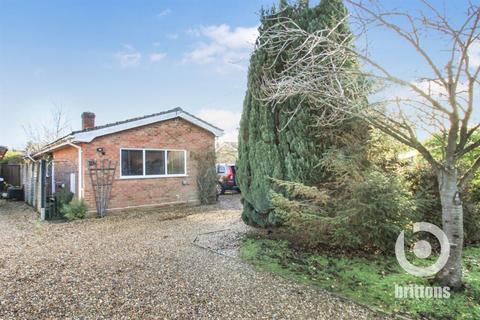 3 bed property, in Station Road, £240,000