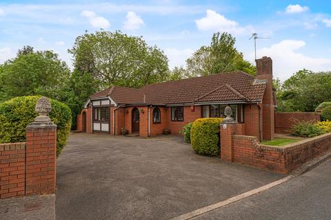 3 bed property, in Tregarn Close, £550,000