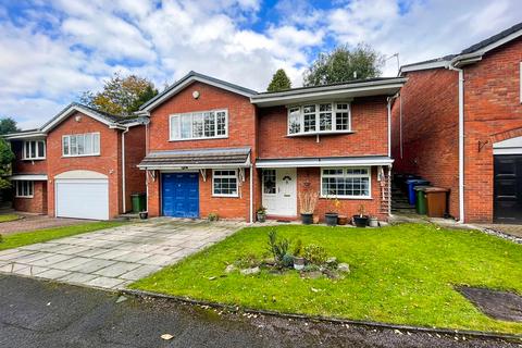 4 bed property, in Glenside Drive, £415,000