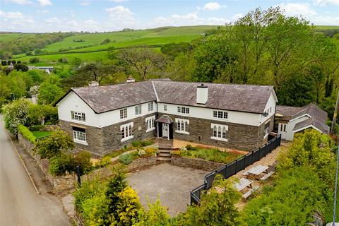5 bed property, in Denbigh, £600,000