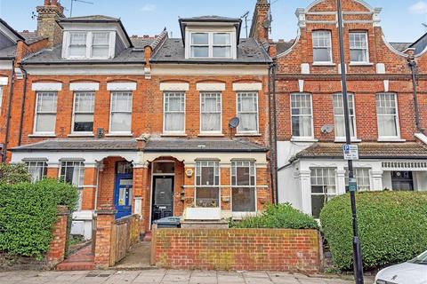 1 bed property, in Hillfield Avenue, £299,000