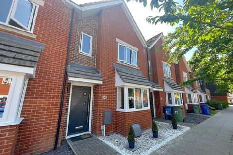 3 bed property, in Edward Vinson Drive, £360,000
