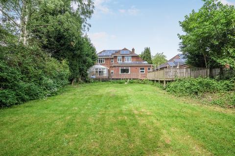3 bed property, in Lichfield Road, £525,000