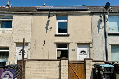 2 bed property, in Somerset Street, £100,000