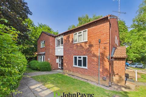 1 bed property, in Black Prince Avenue, £75,000