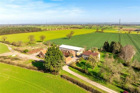 5 bed property, in Sam House Farm, £950,000
