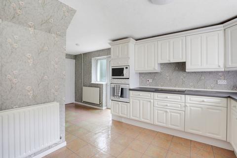 3 bed property, in Rochester Road, £170,000