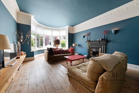 7 bed property, in Blenheim Gardens NW2, £2,850,000