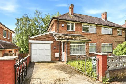 2 bed property, in Otley Old Road, £290,000
