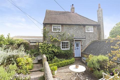 3 bed property, in Farm Lane, £550,000