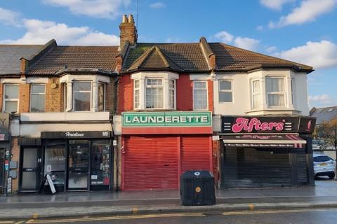 1 bed property, in 587 Forest Road, £440,000