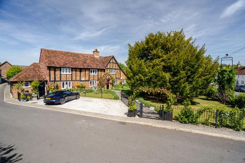5 bed property, in Bedford House, £800,000