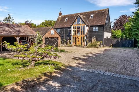 5 bed property, in Newmans Green, £985,000