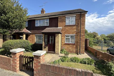 3 bed property, in Cabborns Crescent, £350,000