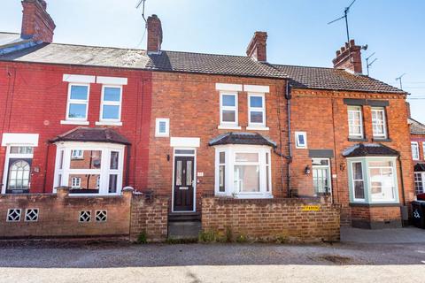 2 bed property, in East Grove, £165,000