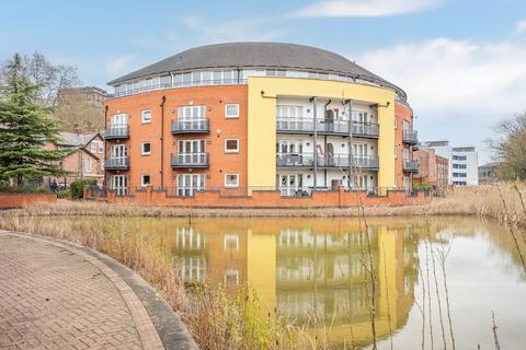 3 bed property, in Park Wharf, £300,000