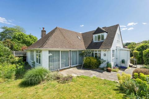 4 bed property, in Long Crendon, £945,000