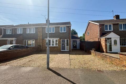 3 bed property, in Bosmore Road, £415,000