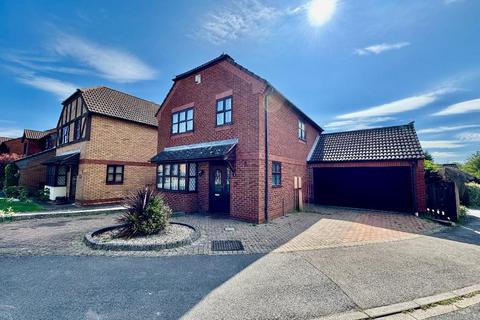 4 bed property, in Malthouse Green, £475,000