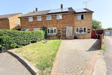 4 bed property, in Dewsbury Road, £450,000