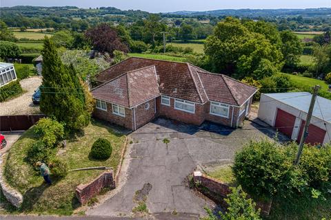 4 bed property, in Loveridge Lane, £450,000