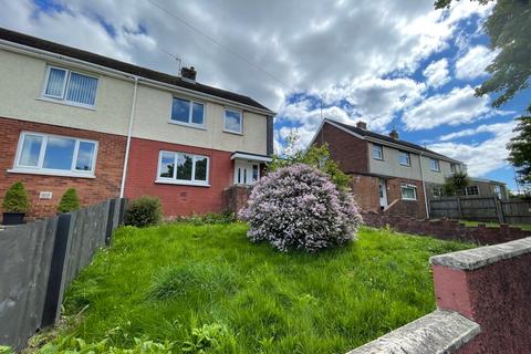 3 bed property, in Gorsfach, £185,000