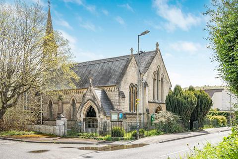 Studio, in Vizard Close, £175,000